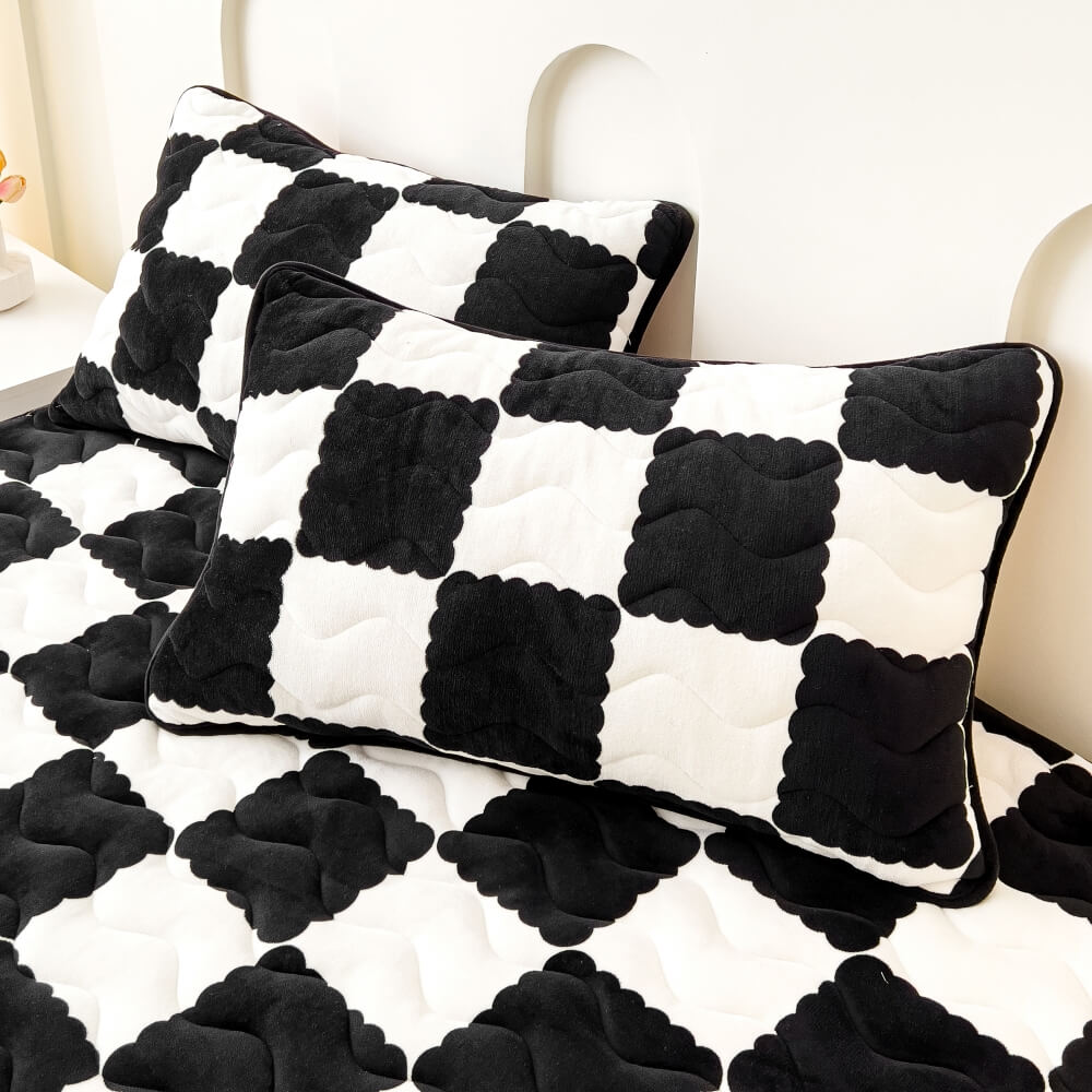 Milk Velvet Checkered Bedding Mattress Cover